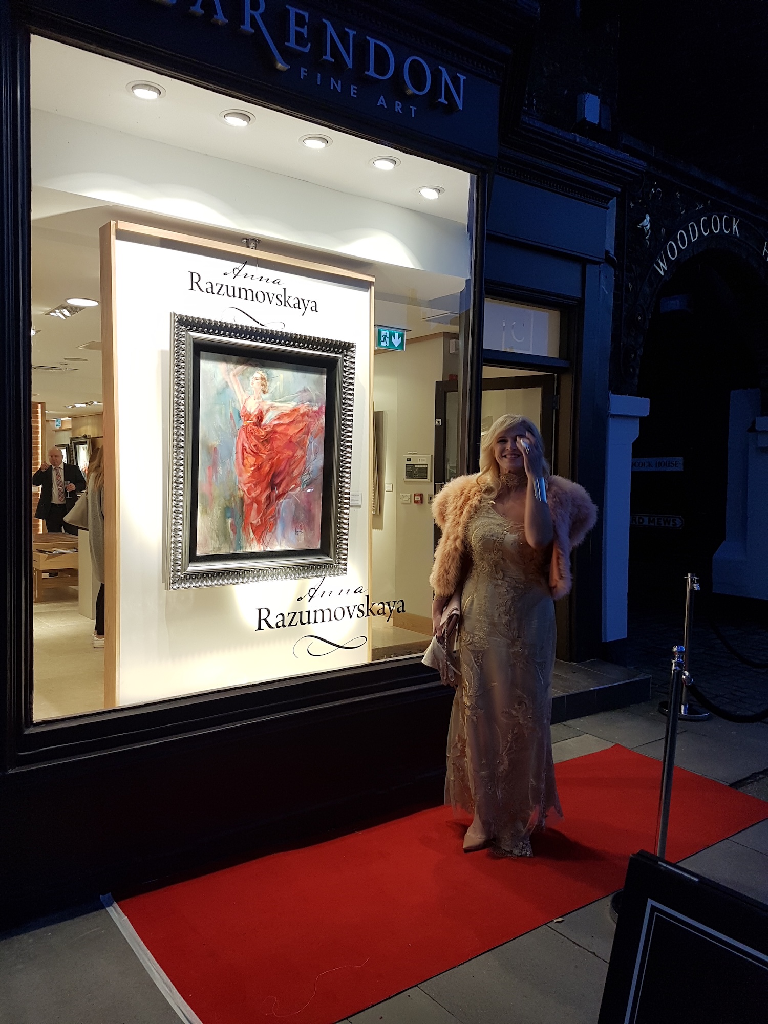 Anna outside Clarendon Fine Art on the red carpet